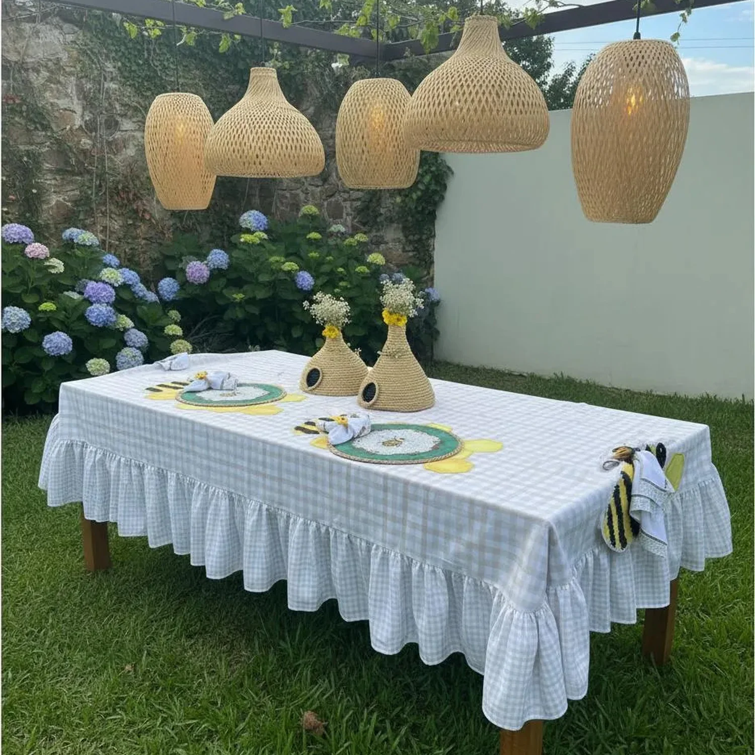 d nq np 2x 659314 mlb93106151129 092025 f toalha de mesa luxo 6 lugares retangular com babado honey